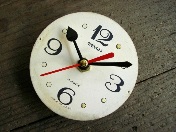 画像3: 1960年代・ロシア・SEVANI・アンティーク・クロックの文字盤の掛け時計（丸型・白・飛び数字・赤秒針）