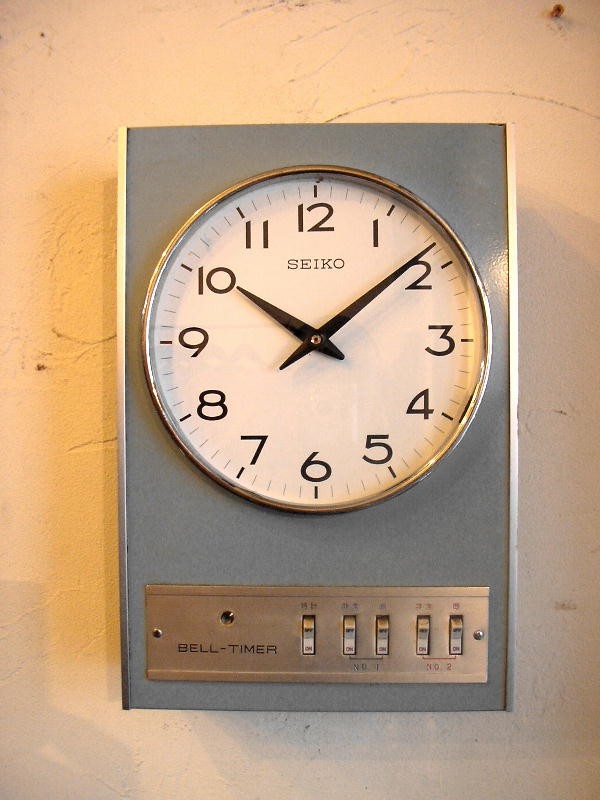 セイコー・ベルタイマー鉄製工業用掛時計（電波時計改造）が入荷しました。