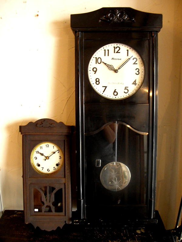 昭和中期頃の大型リコー木製振り子時計（時報ストライク・クォーツ改造）が入荷しました。