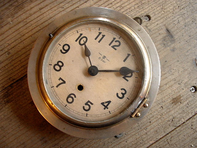 昭和初期頃のトレードマークTCの船時計が入荷しました。