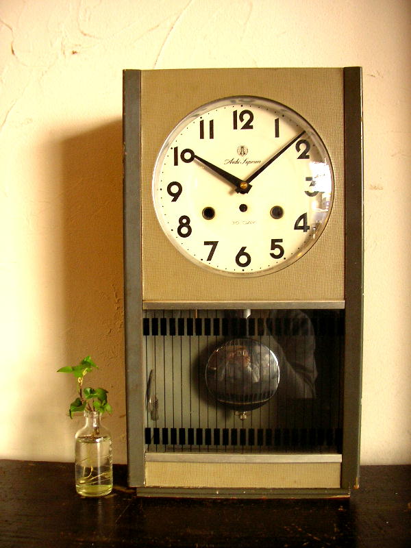 昭和30年代頃のアイチ・スーペリア振り子時計（時報ストライク・クォーツ改造）が入荷しました。