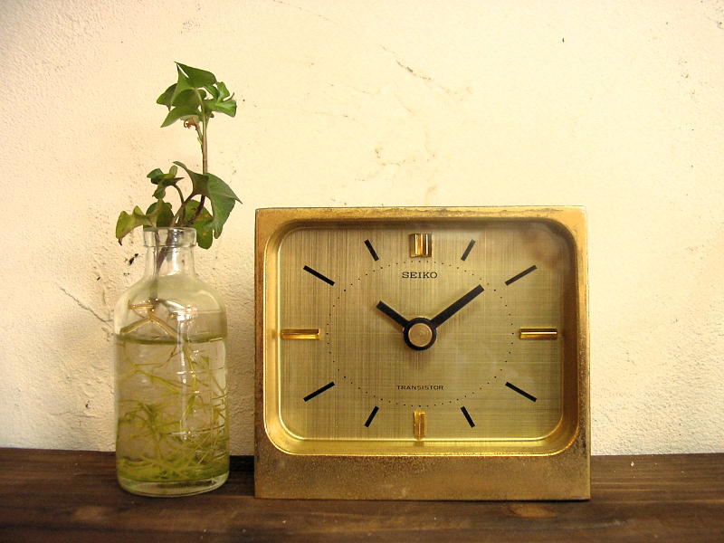 昭和４０年代頃のセイコー・トランジスター・置時計・文字盤時計・角型・金色が入荷しました。