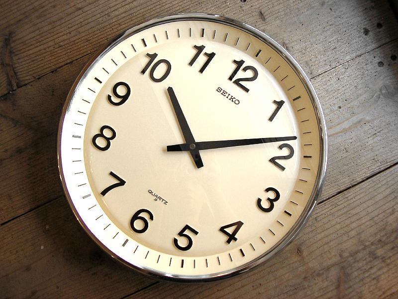 昔のセイコー学校用掛け時計（教室用）４３．５cmが入荷しました。