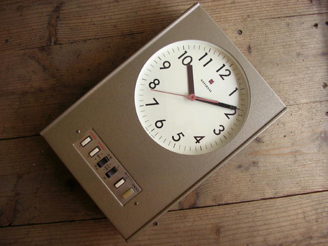  ナショナル・ベルタイマー・鉄製・工業用・掛時計（スイープ・クォーツ改造）が入荷しました。