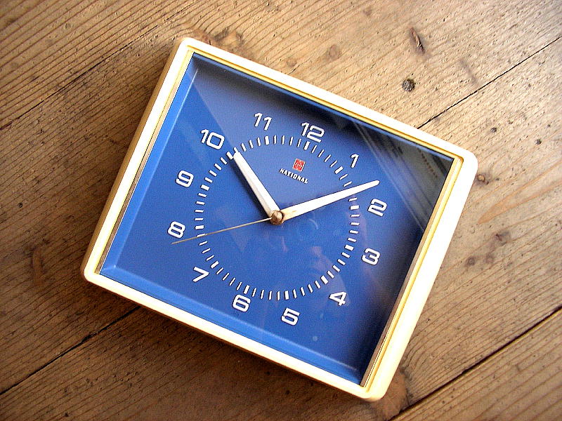 昭和30年代頃のナショナル・電気時計・角型・青Xアイボリー（スイープ・クォーツ改造）が入荷しました。 - アンティーク･クロック,アンティーク