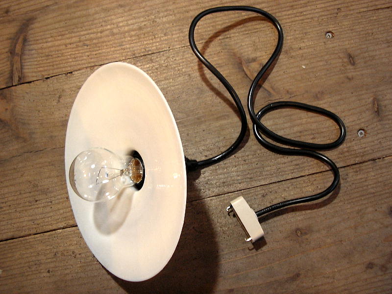  昭和初期のミルクガラスの電傘（ランプシェード）調光機能付きが入荷しました