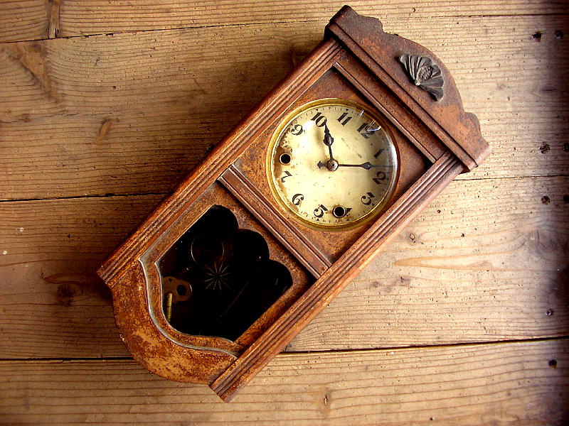 昭和初期頃のトレードマーク・振り子時計（クォーツ改造）が仕上がりました。