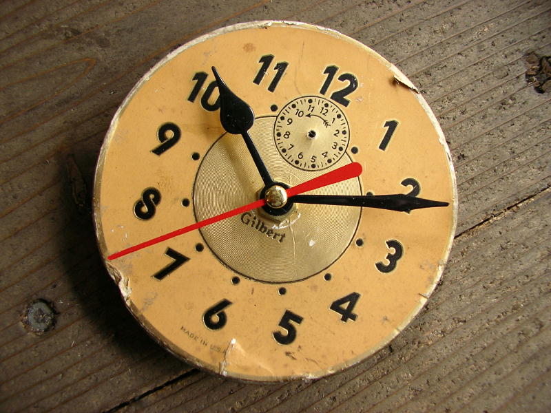  1960年代頃のアメリカ・ギルバート・アンティーク・クロックの文字盤の掛時計が入荷しました。