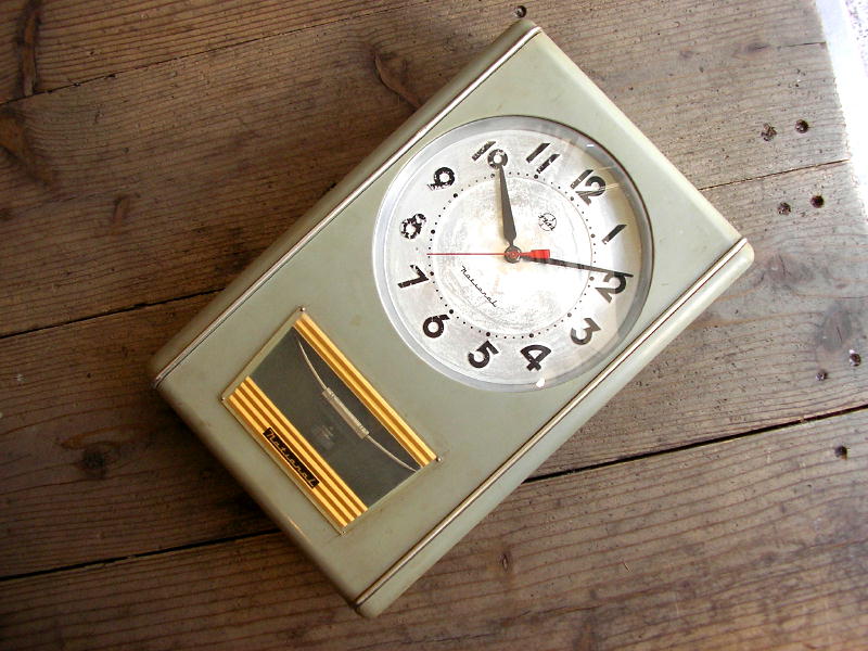  アンティーク・クロックのナショナル・バッテリー・クロック・振り子時計（クォーツ改造）・緑色・秒針付きが仕上がりました。