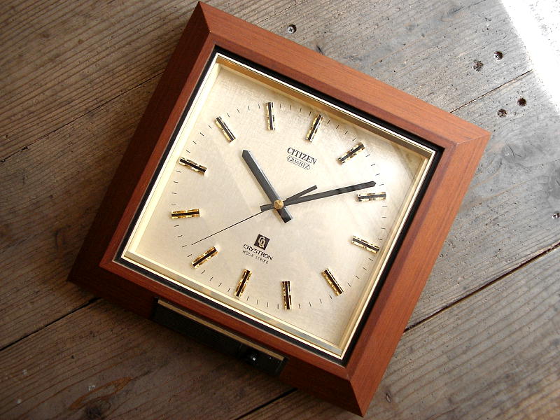  アンティーク・掛け時計のシチズン・クリストロン・アワー・ストライク・クロック・角型・木製（電池式・スイープ・クォーツ改造）が仕上がりました。