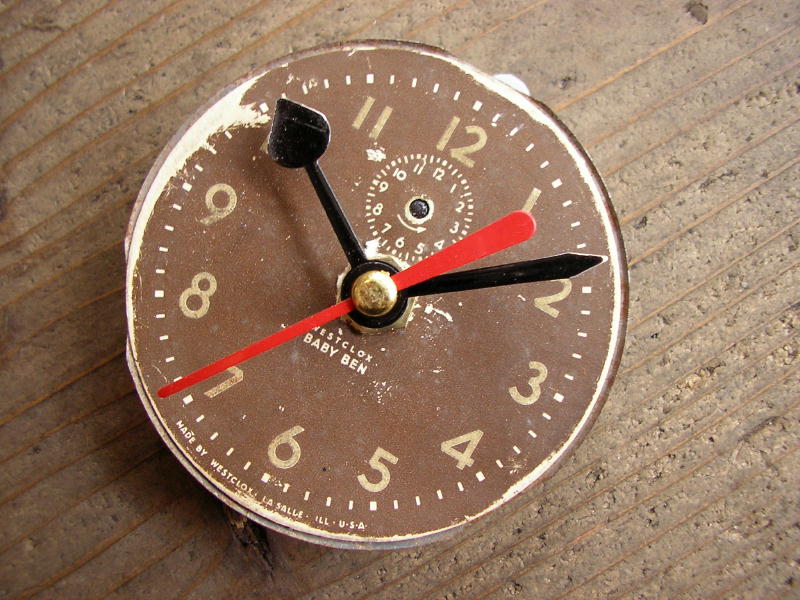  アンティーク・クロックの1950年代頃・アメリカ・ウェストクロックス・ベビーベンの文字盤の掛時計（丸型）赤秒針が仕上がりました。