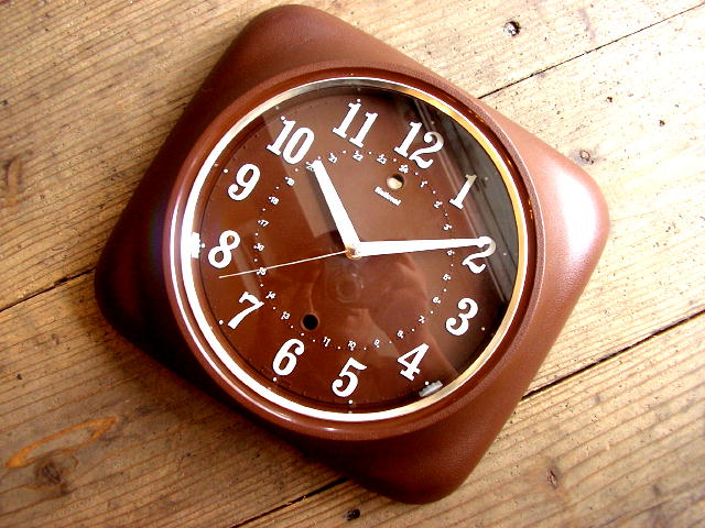 アンティーク・掛け時計のナショナル・電気時計・フジツボ型・茶色（スイープ・クォーツ改造）が仕上がりました。