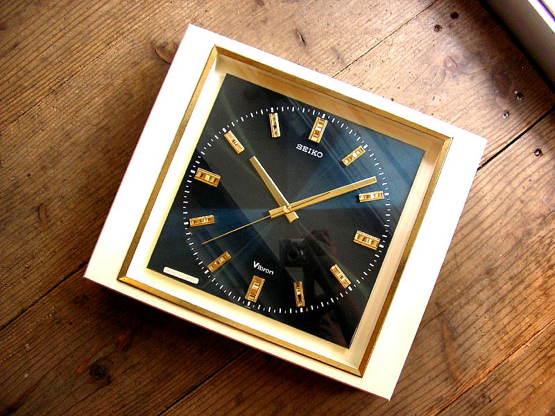 アンティーク掛時計のセイコー・ビブロン・音叉式・振動子時計・VBX-116・角型・紺グラデーションが入荷しました。