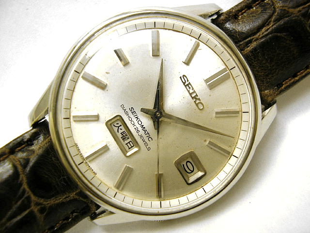 アンティーク腕時計のセイコー・マチック・ウィークデーター・２６石・6206-8040・日本語フル曜日・ステンレス側が入荷しました。