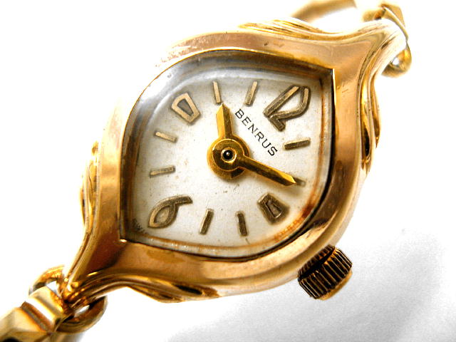 アンティーク腕時計のベンラス・レディースアンティークウォッチ・ティアドロップ・手巻・イエローゴールド・フィールド（電池式・クォーツ改造）が仕上がりました。