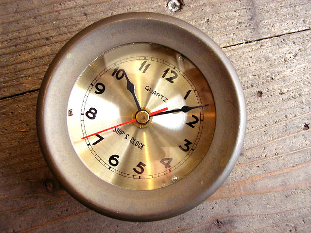 アンティーク・クロックのSHIP'S・TIME・シップス・タイム・船舶時計・真鍮製（電池式・クォーツ）をステップ運針からスイープ運針にアップデート致しました。