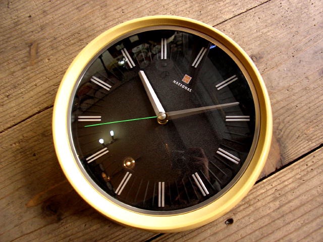 アンティーク掛け時計のナショナル・電気掛時計・TE-3116・丸型・アイボリー（電池式・スイープ・クォーツ改造)が仕上がりました。
