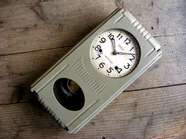 アンティーク•クロックの昭和初期頃・協立時計・振り子時計・オリーブ色（電池式・クォーツ改造)が仕上がりました。