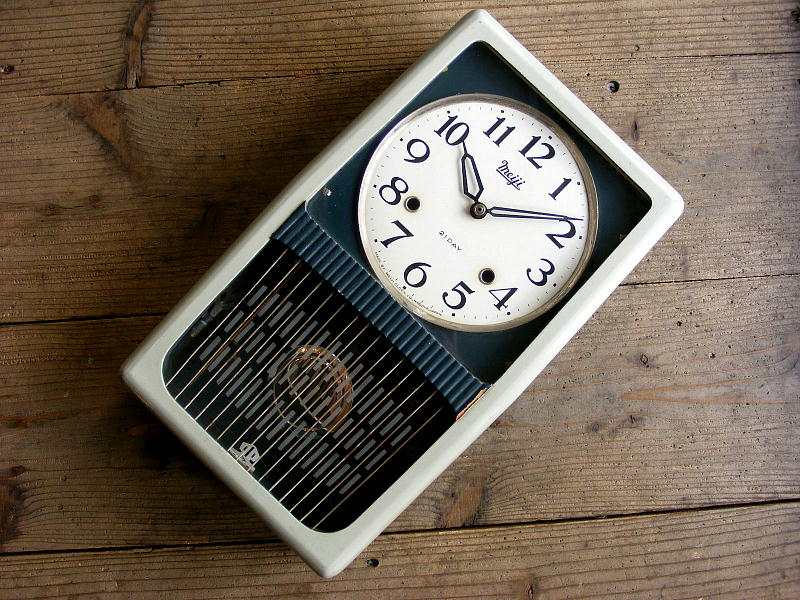 アンティーク・クロックの昭和中期頃・明治時計・振り子時計・２１日巻・紺・ライトグリーン・ツートン（電池式・クォーツ改造）が仕上がりました。