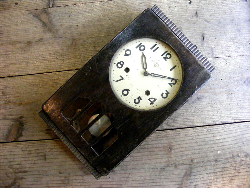 アンティーク・クロックの昭和初期頃・日比野時計・振り子時計（電池式・クォーツ改造）が仕上がりました。