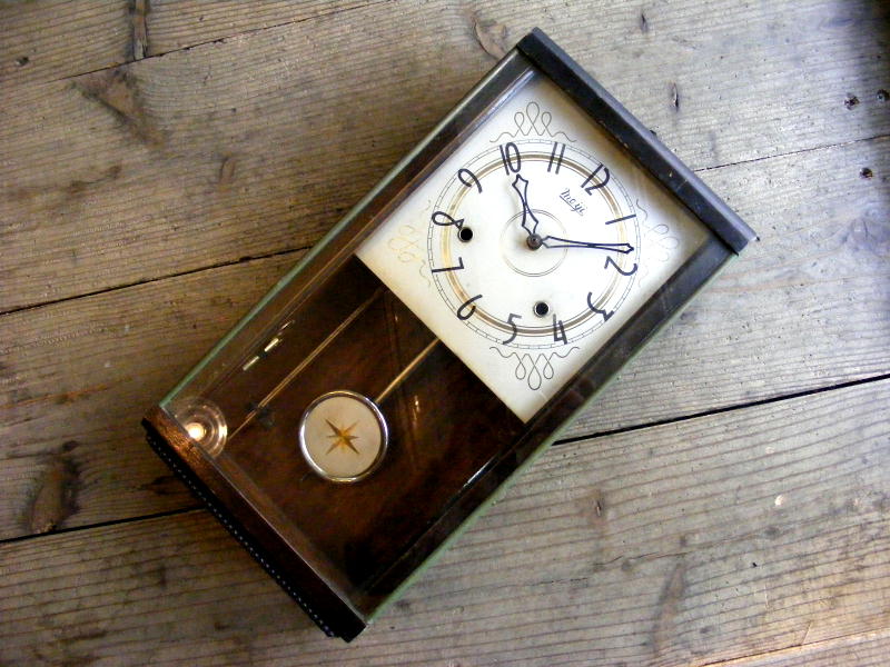 昭和中期頃のアンティーク・クロックの明治時計・振り子時計・全面ガラス（電池式・クォーツ改造）が仕上がりました。