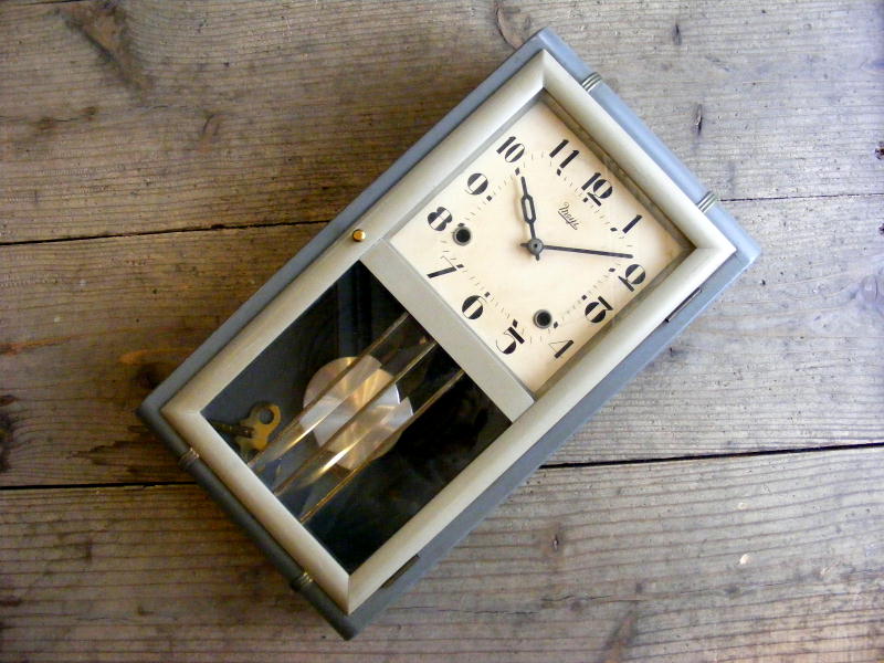 大正頃のアンティーク・クロックの明治時計・振り子時計・緑色（電池式・クォーツ改造）が仕上がりました。