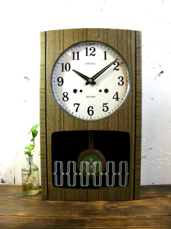 昭和３０年代頃の古時計のセイコー・３０日巻・振り子時計（電池式・クォーツ改造）が仕上がりました。