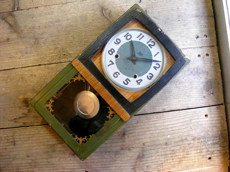 昭和初期頃のアンティーク・クロックのトレードマーク・999・振り子時計・緑色（電池式・クォーツ改造）が仕上がりました。