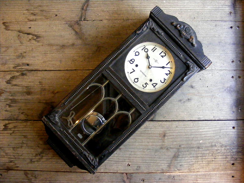 昭和初期頃のアンティーク・クロックの精工舎・振り子時計・NO.1731・中型・小窓付き（電池式・クォーツ改造）が仕上がりました。