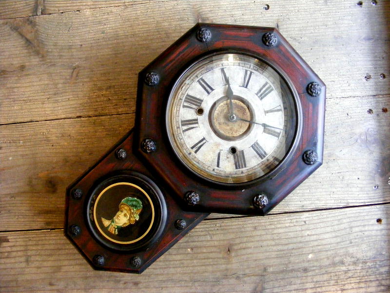 大正頃の古時計の精工舎・八角型・振り子時計・婦人絵窓（電池式・クォーツ改造）が仕上がりました。