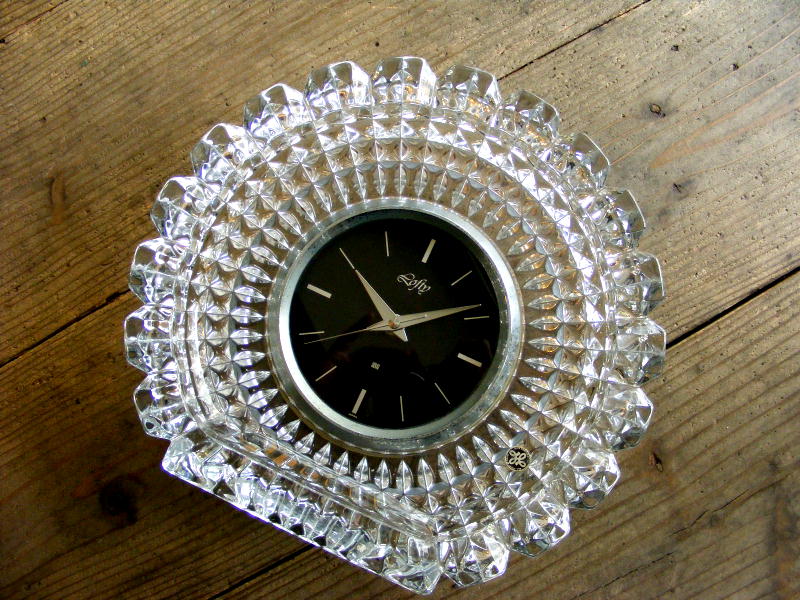 昭和３０年代頃のアンティーク・デスク・クロックのHOYA・ROFTY・ガラス製・置時計（電池式・クォーツ）が入荷しました。