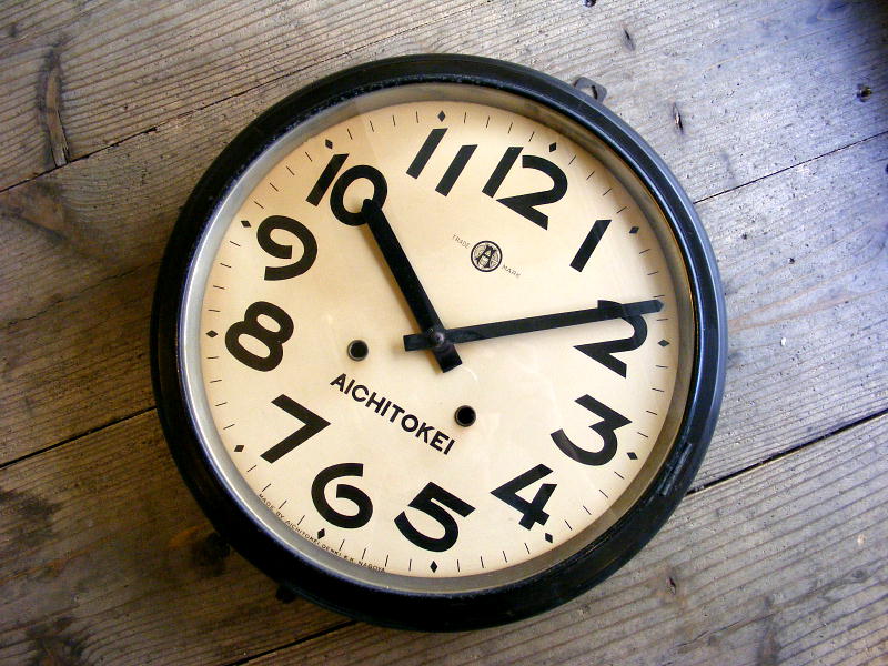 大正頃のアンティーク・クロックの愛知時計・丸型・振り子時計・トーマス型・黒漆塗り（電池式・クォーツ改造） が仕上がりました。