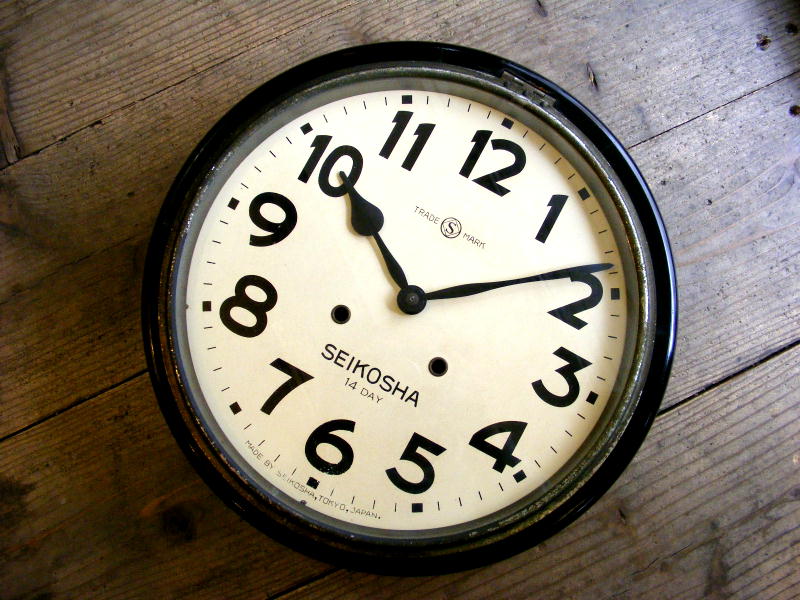 昭和初期頃のアンティーク柱時計の精工舎・丸型・振り子時計・トーマス型・１４日巻・黒色（電池式・クォーツ改造）が仕上がりました。