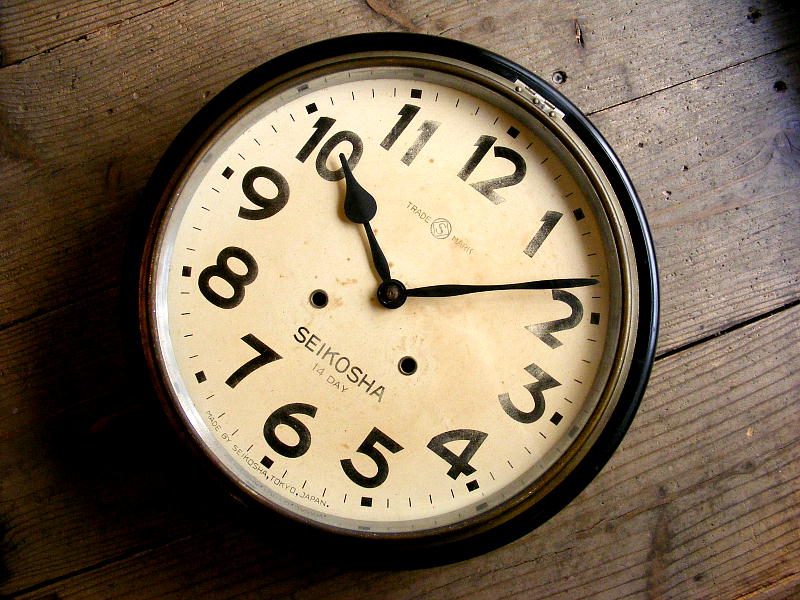 昭和初期頃のアンティーク柱時計の精工舎・丸型・振り子時計・１４日巻・トーマス型・黒色（電池式・クォーツ改造）が仕上がりました。