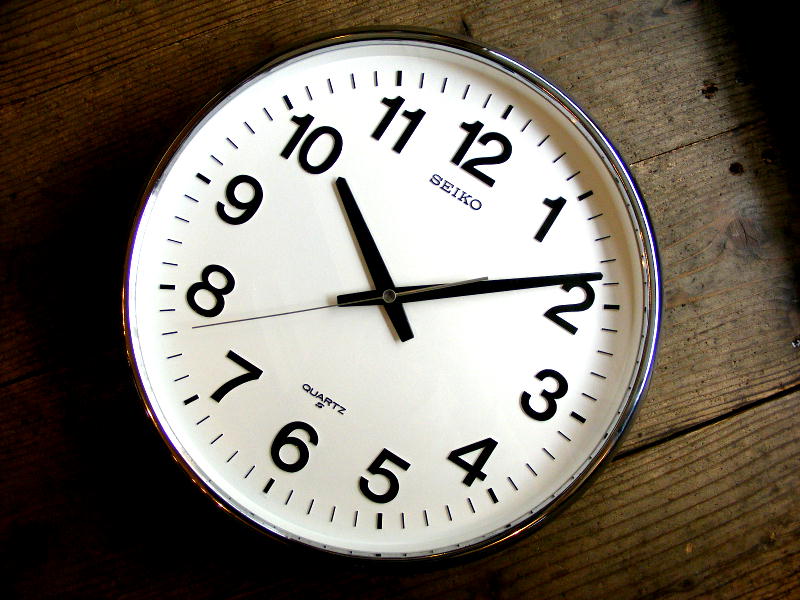 1980年代のアンティーク掛時計のセイコー・クォーツ・クロック・QA480N・学校用・掛時計・グレー（電池式・クォーツ）が入荷しました。