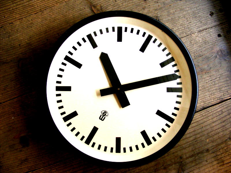 1960年代ドイツのヴィンテージクロックのGW・Grätewerk Leipziz・グレーテベルク・ライプツィヒ・インダストリアル・クロック・鉄道時計（電池式・クォーツ改造）が仕上がりました。