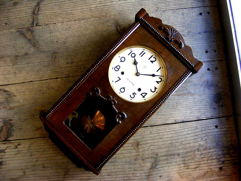 昭和初期頃の古時計の精工舎・振り子時計・横窓付き（電池式・クォーツ改造）が仕上がりました。