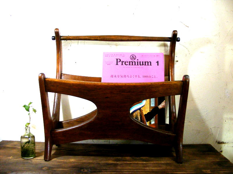 昭和40年代頃のアンティーク家具のMARNI・オールド・マルニ・木製・雑誌入れ・マガジンラックが仕上がりました。