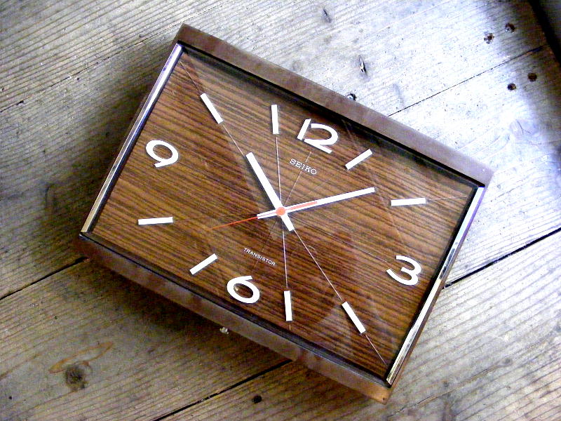 1970年代のアンティーク掛時計のセイコー・トランジスター・クロック・TTX-618・横長・木目調（電池式・スイープ・クォーツ改造）が仕上がりました。