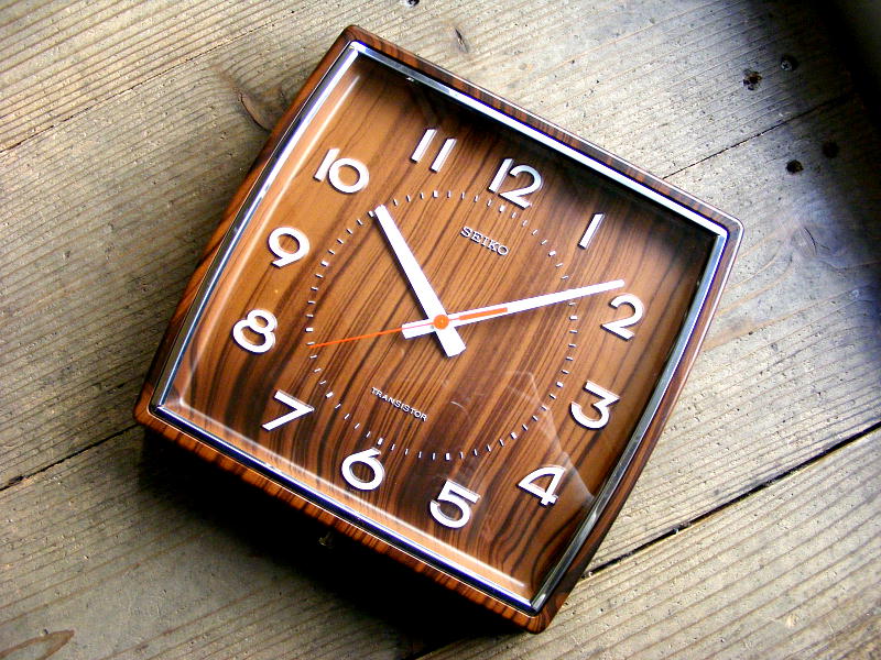 1970年代のアンティーク掛け時計のセイコー・トランジスター・クロック・TTX-630・木目調（電池式・スイープ・クォーツ改造）が仕上がりました。