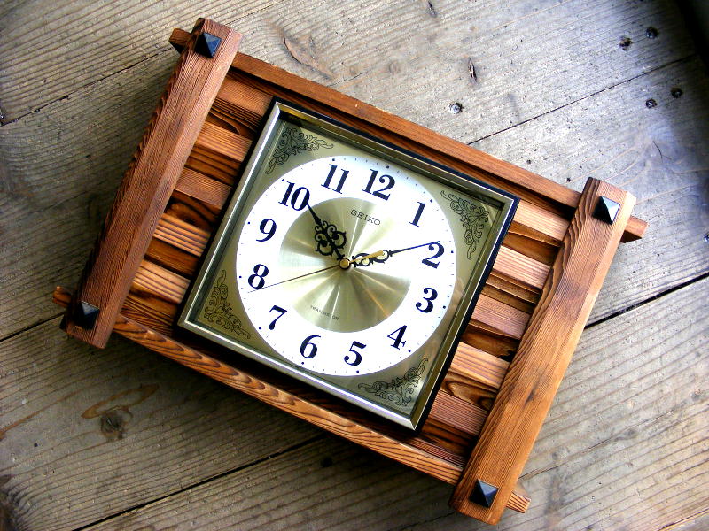 1970年代のアンティーククロックのセイコー・トランジスター・振動子時計・RA7711・組み木・角型（電池式・スイープ・クォーツ改造）が仕上がりました。