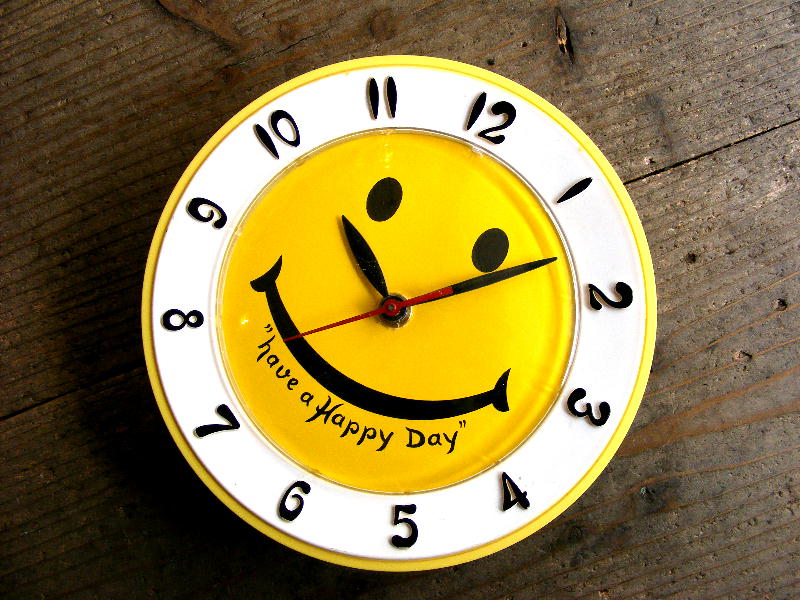 1960年アメリカのLux Smile clock Robert Shaw Have a Happy Day・ラックス・スマイル・クロック・ロバート・ショウ・ハブ・ア・ハッピー・デイ・キッチン・クロック（電池式・スイープ・クォーツ改造）が仕上がりました。