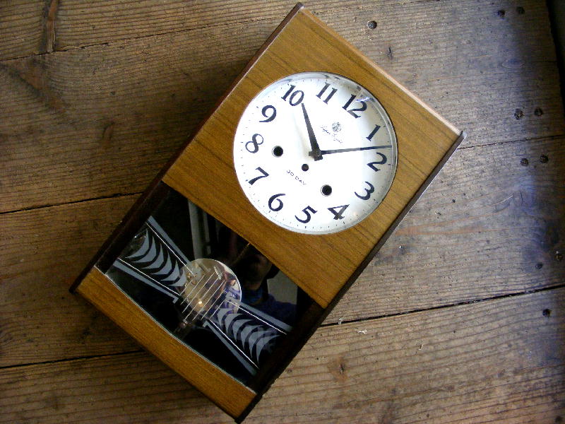 昭和30年代頃・愛知時計・アイチ・スーパー・エイト・30日巻・振り子時計（電池式・クォーツ改造） が仕上がりました。