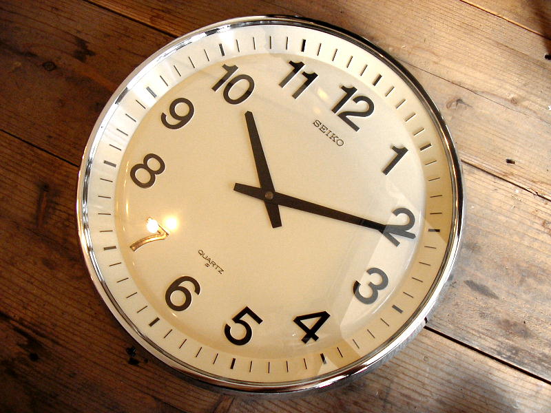 昔のセイコー学校用掛け時計（教室用）が入荷しました。