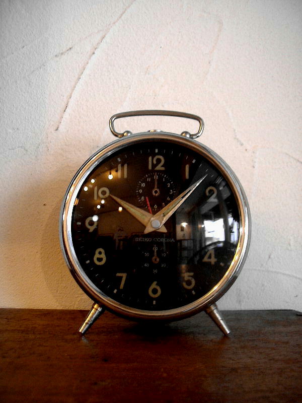 昭和初期頃のセイコー・コロナ手巻式目覚まし時計黒（クォーツ改造）が入荷しました。