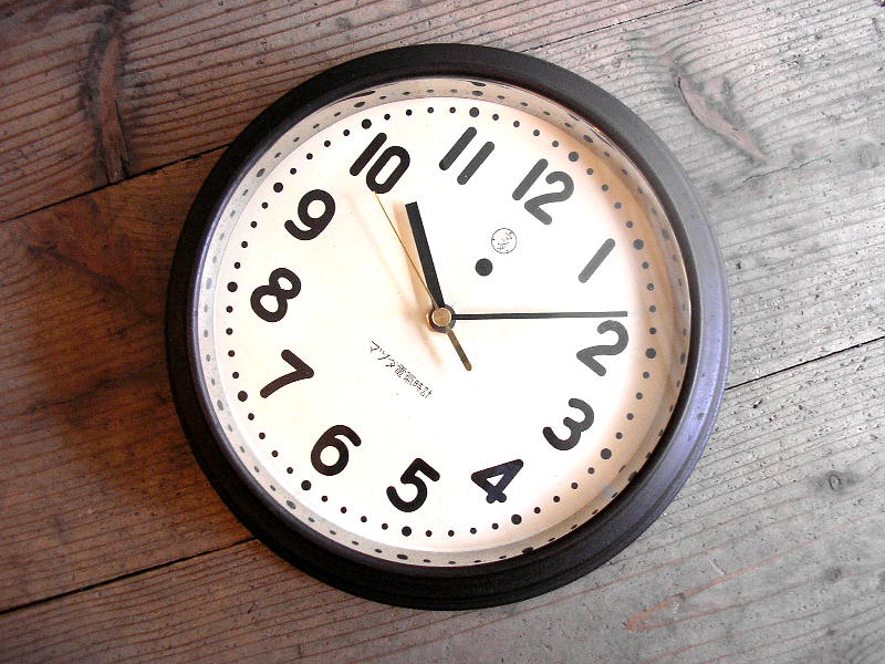 昭和初期頃のマツダ鉄製電気時計が入荷しました。