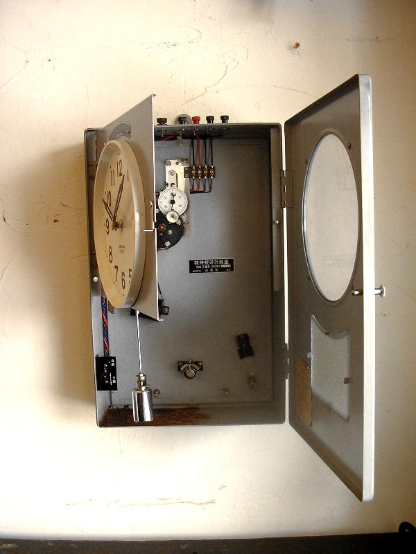 光星舎親時計装置・鉄製工業用ベルタイマー・振り子時計（クォーツ改造）が入荷しました。