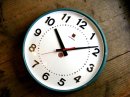 画像: １９７０年代のアンティーククロックのナショナル・電気掛時計・丸型・大・ライトグリーン（電池式・スイープ・クォーツ改造）が仕上がりました。