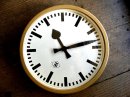 画像: 1950年代ドイツのヴィンテージクロックのTN(Telefonbau & Normalzeit)・テレフォンバウ・ウント・ノーマルツァイト・インダストリアル・クロック・アイボリー・鉄道時計（電池式・クォーツ改造）が仕上がりました。