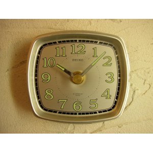 画像: 昭和４０年代頃のセイコー・２ジュエルス・文字盤時計（角型・銀色）